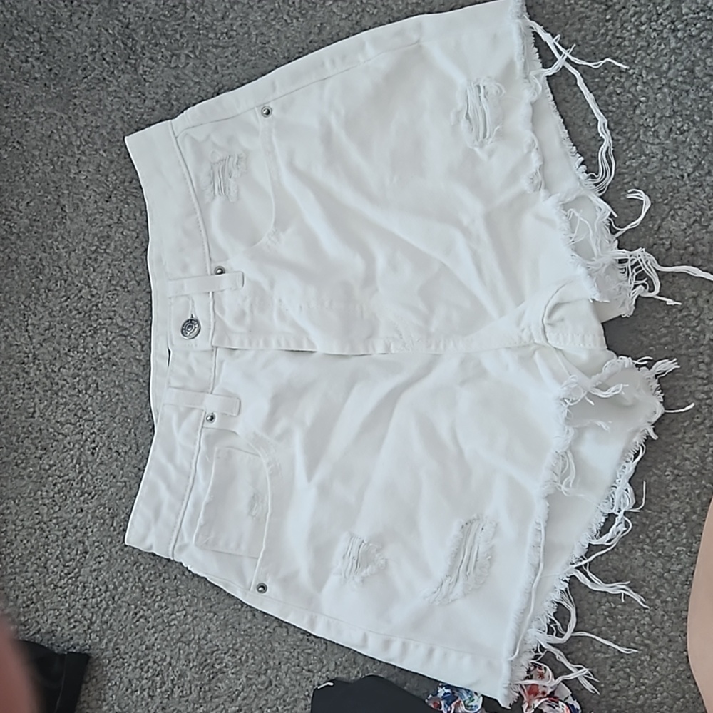 White denim short
